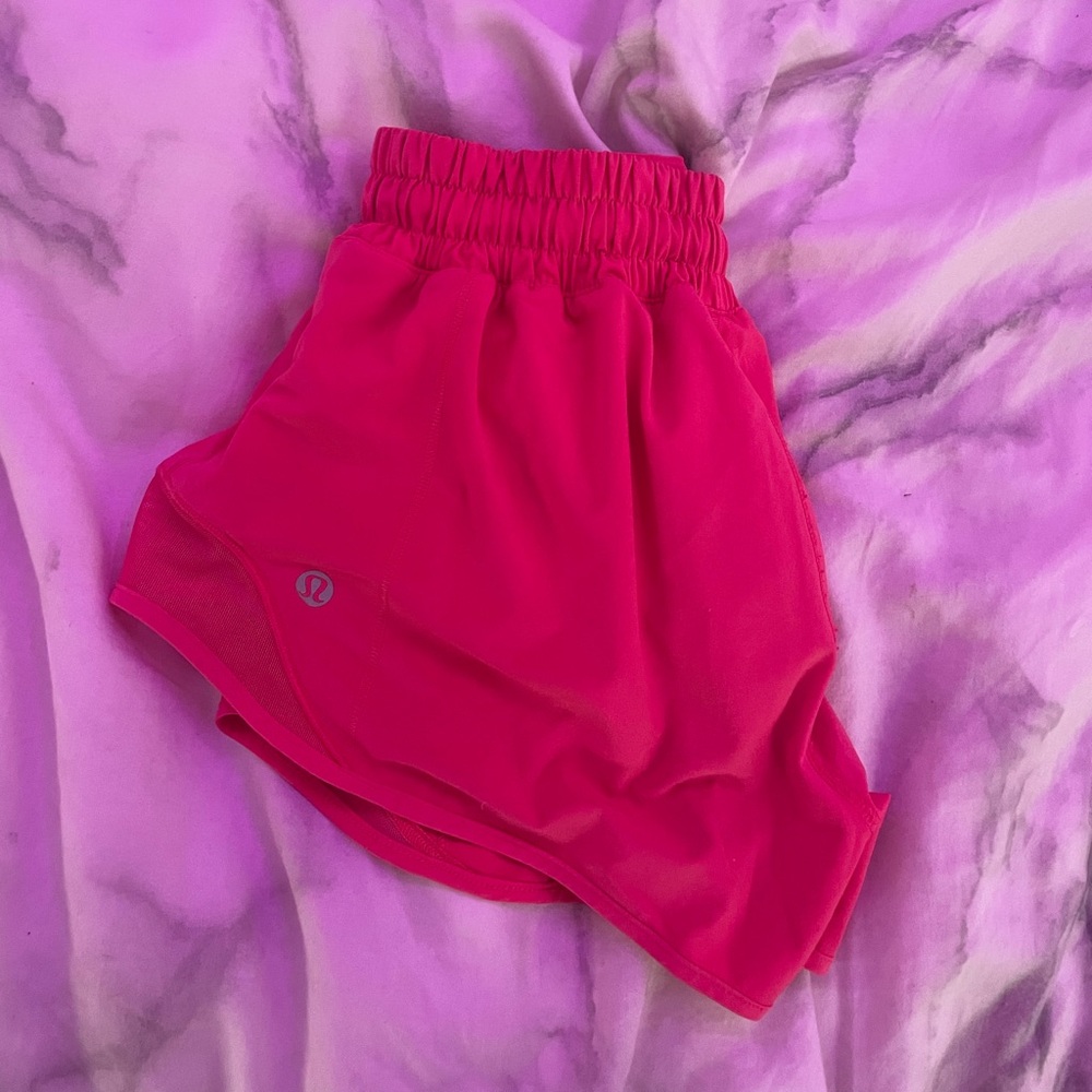 Size 2 Lululemon Hotty Hot Shorts  lipgloss colour